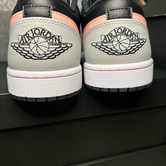 JORDAN 1 Low Bleached Coral (black grey pink) - Picture 4 of 5